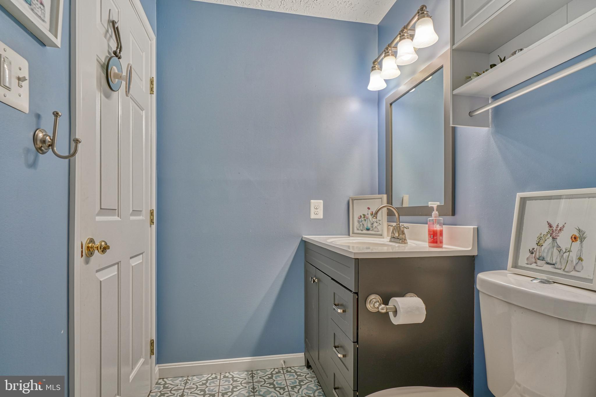 CONSTANT FRIENDSHIP - Residential