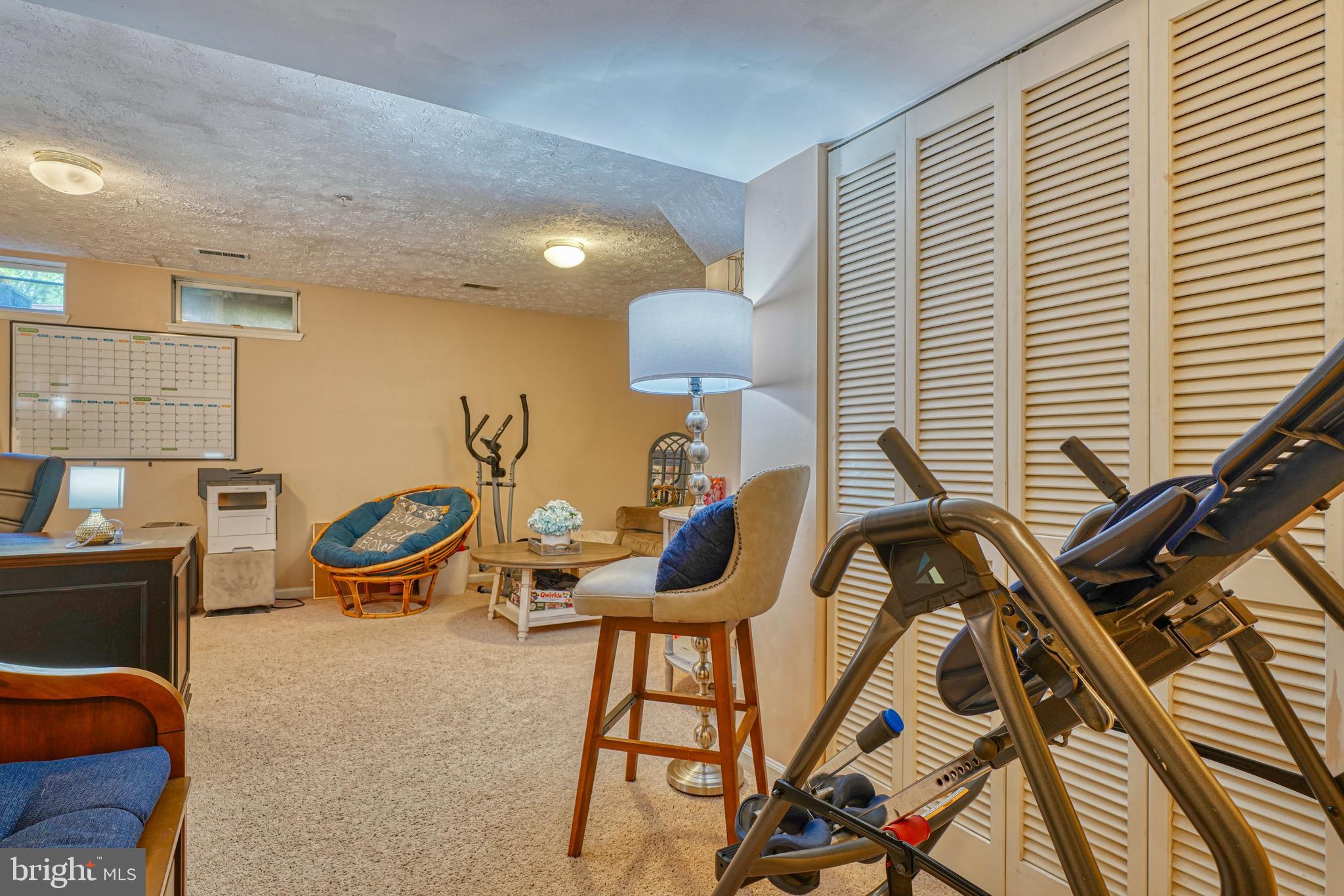 CONSTANT FRIENDSHIP - Residential