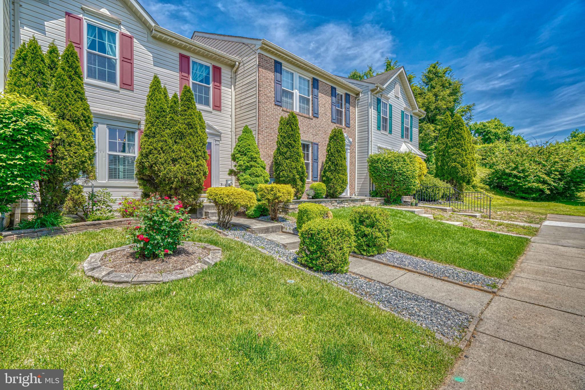 CONSTANT FRIENDSHIP - Residential