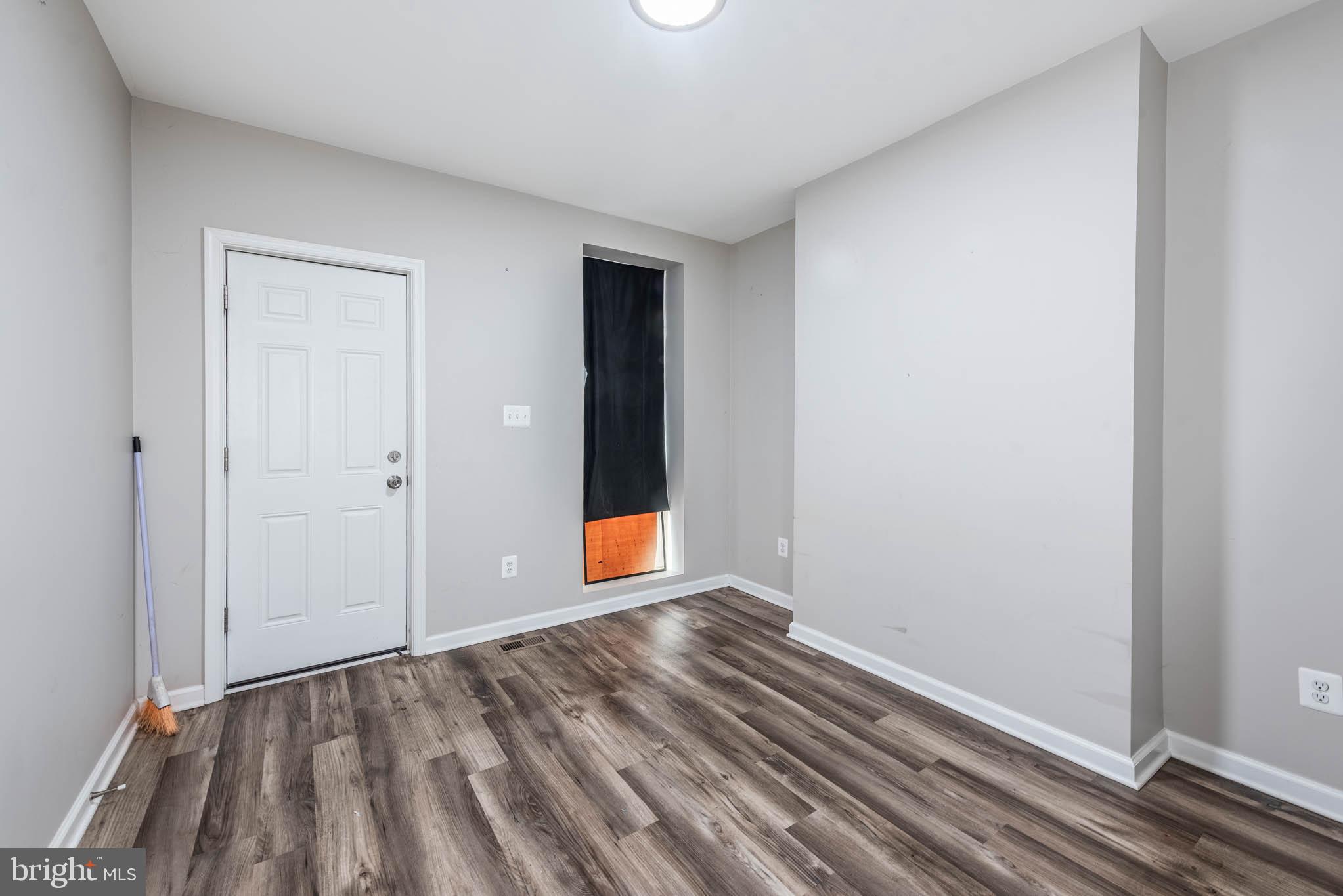 BROADWAY EAST - Residential