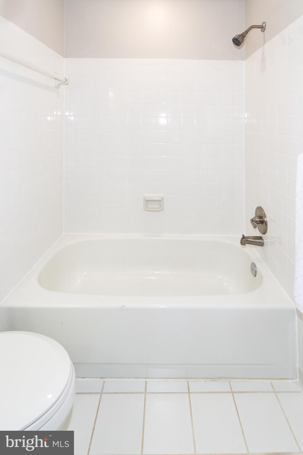 LAFAYETTE VILLAGE - Residential Lease