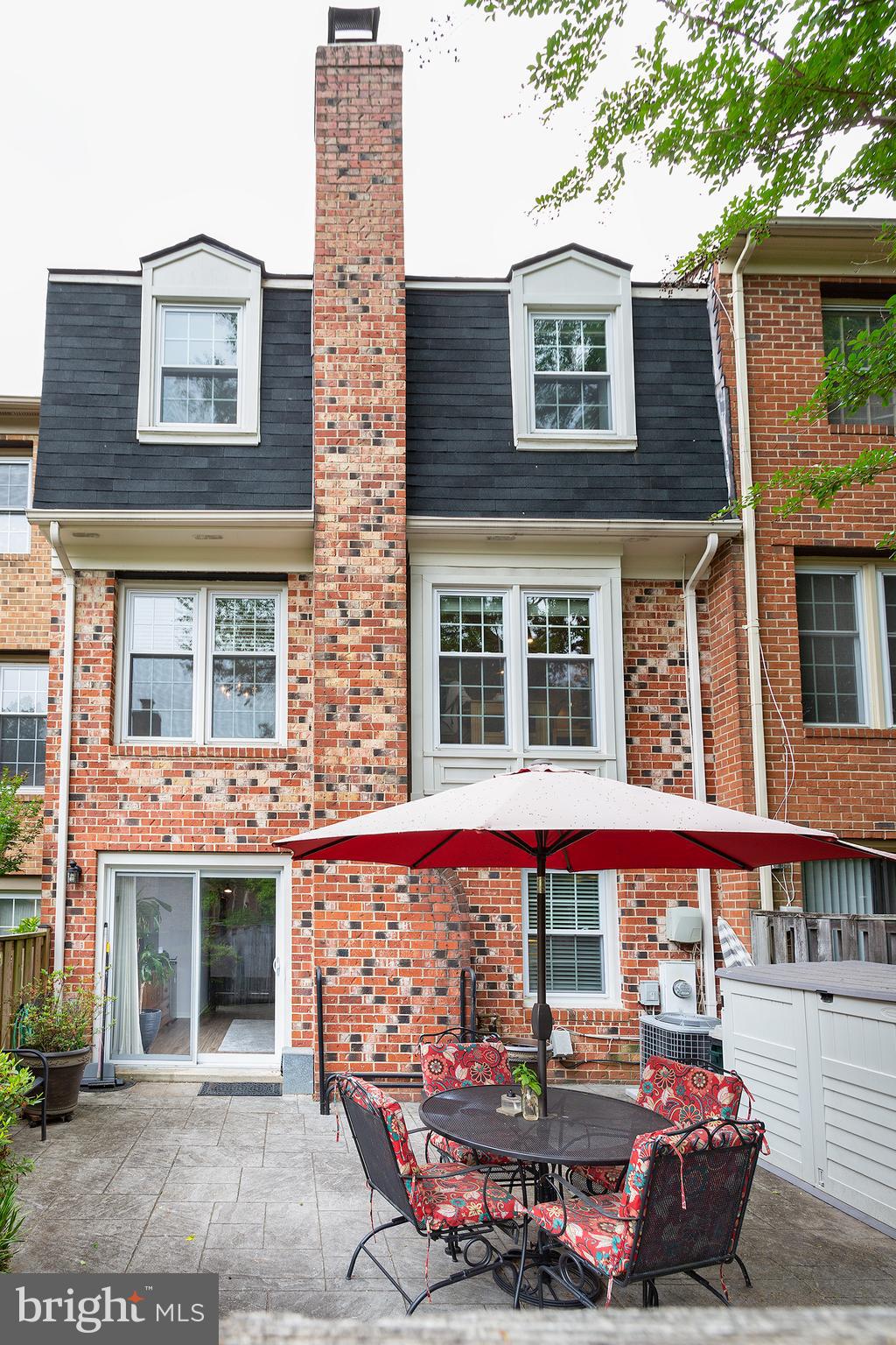 LAFAYETTE VILLAGE - Residential Lease