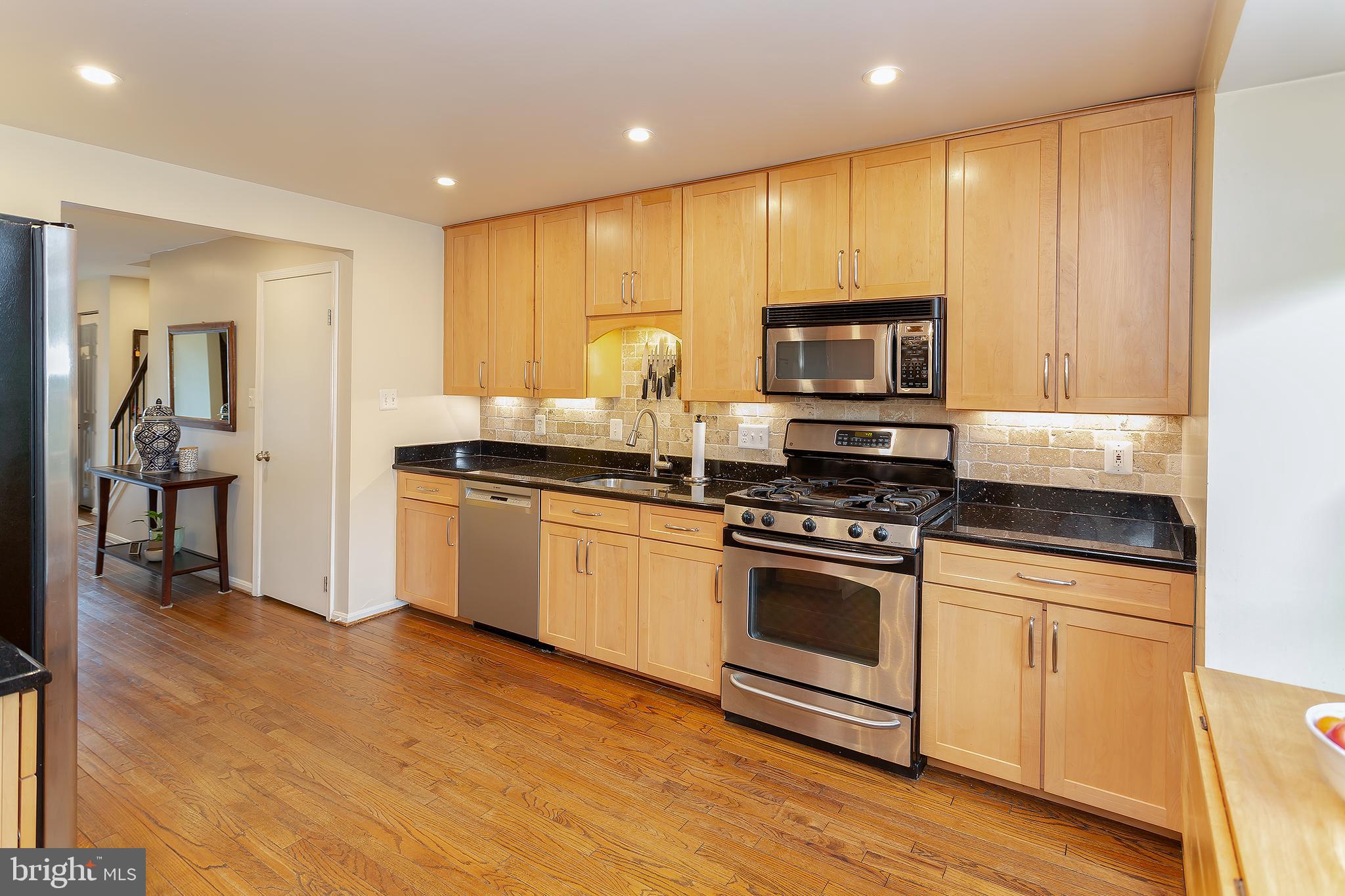 LAFAYETTE VILLAGE - Residential Lease