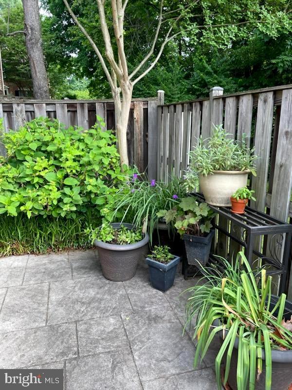 LAFAYETTE VILLAGE - Residential Lease