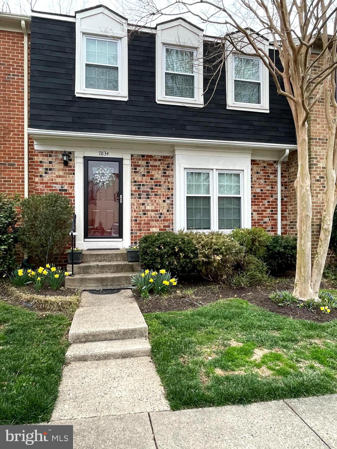 LAFAYETTE VILLAGE - Residential Lease