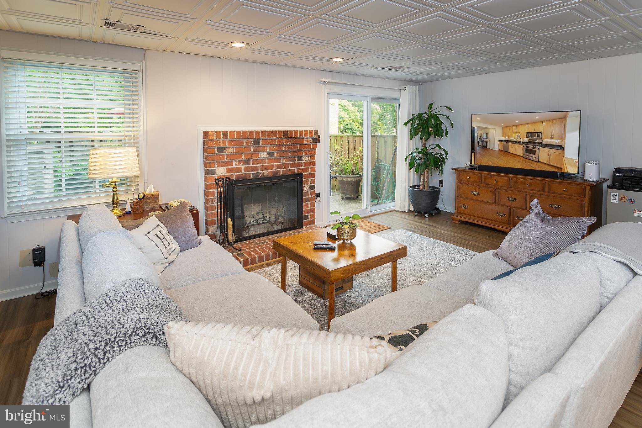 LAFAYETTE VILLAGE - Residential Lease