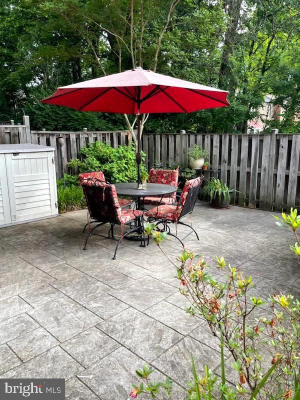 LAFAYETTE VILLAGE - Residential Lease