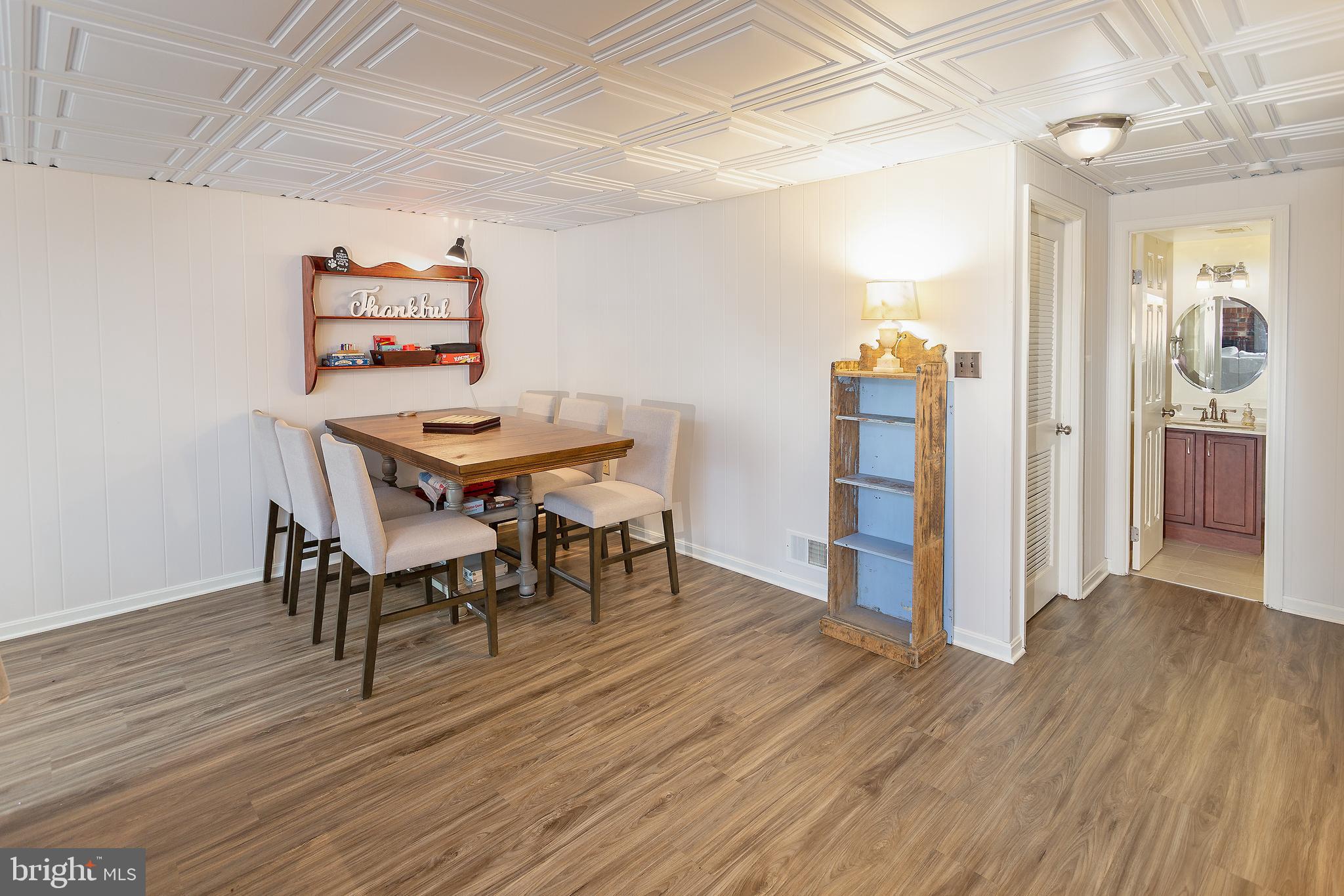 LAFAYETTE VILLAGE - Residential Lease