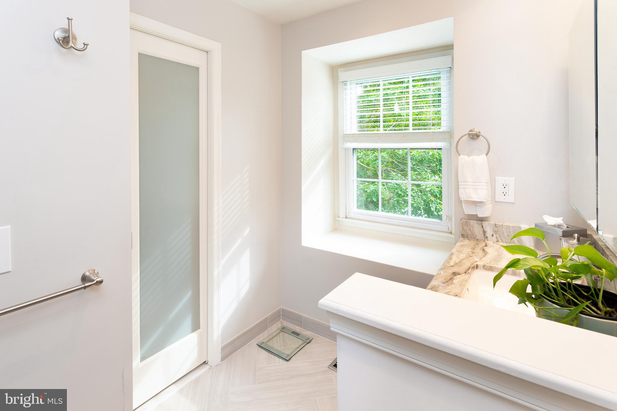 LAFAYETTE VILLAGE - Residential Lease