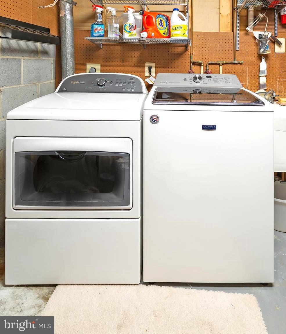 LAFAYETTE VILLAGE - Residential Lease