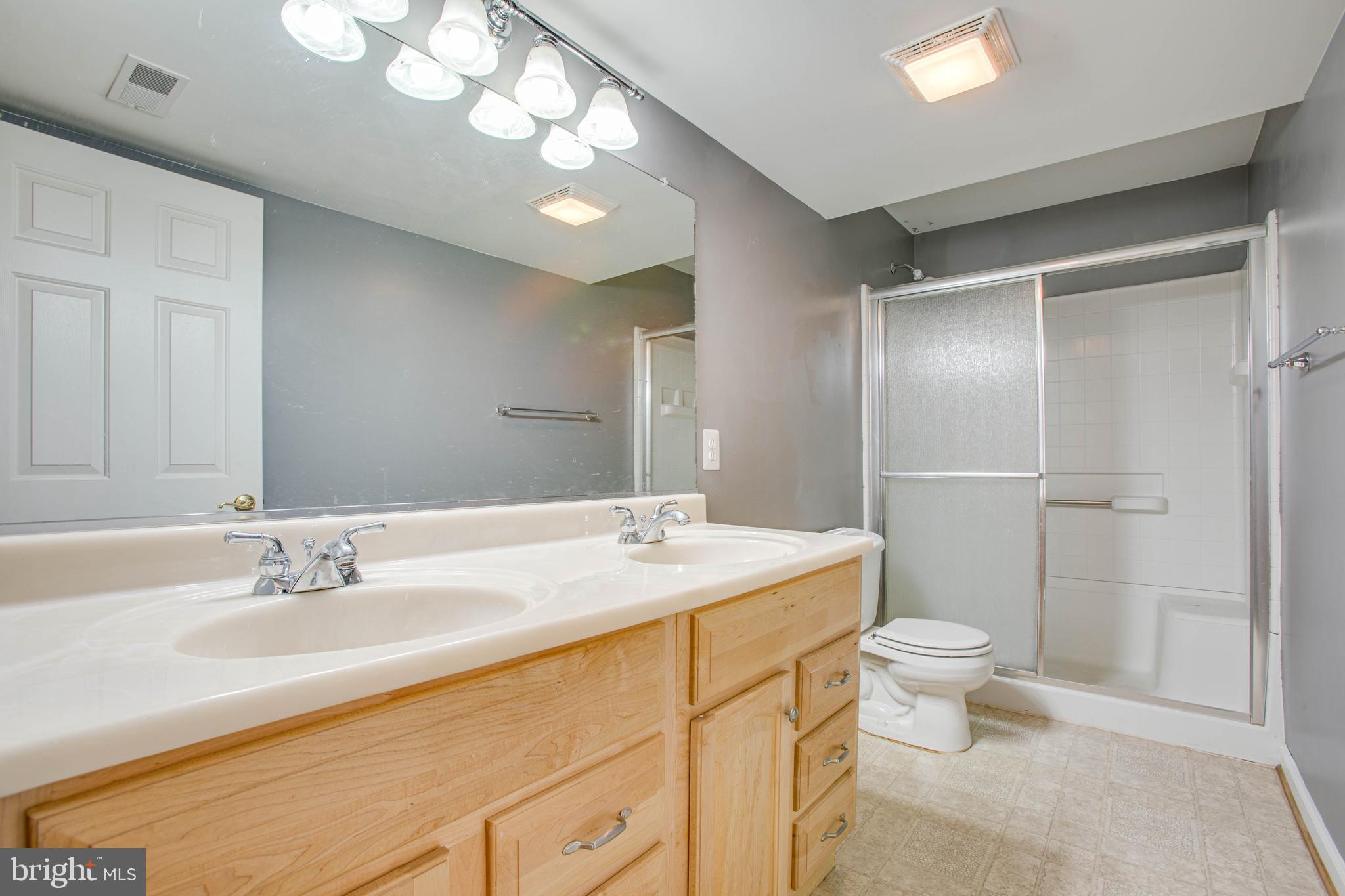 ROYAL OAKS - Residential