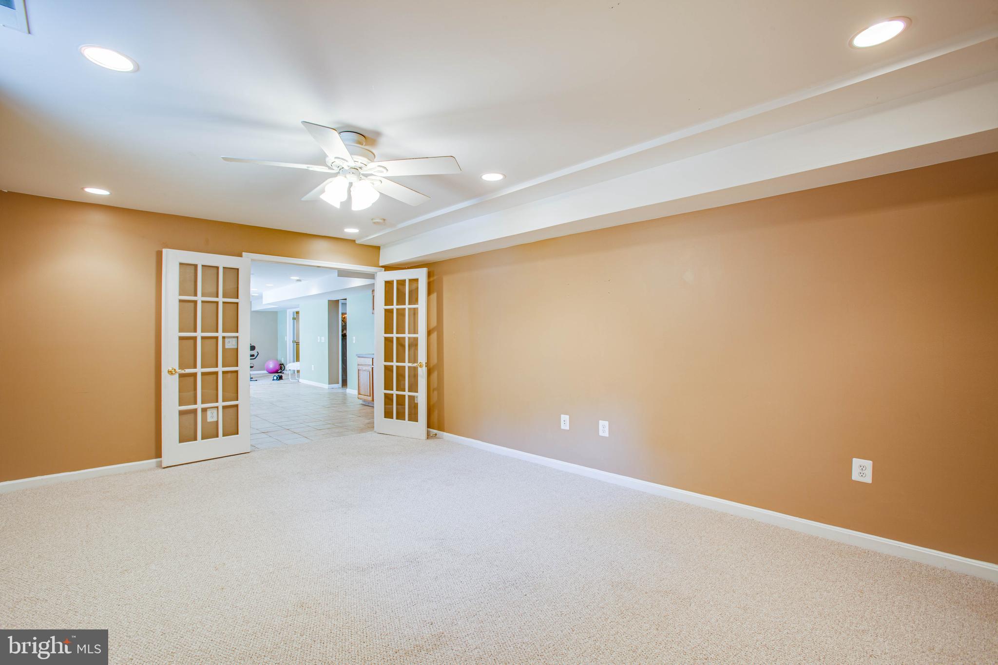 ROYAL OAKS - Residential