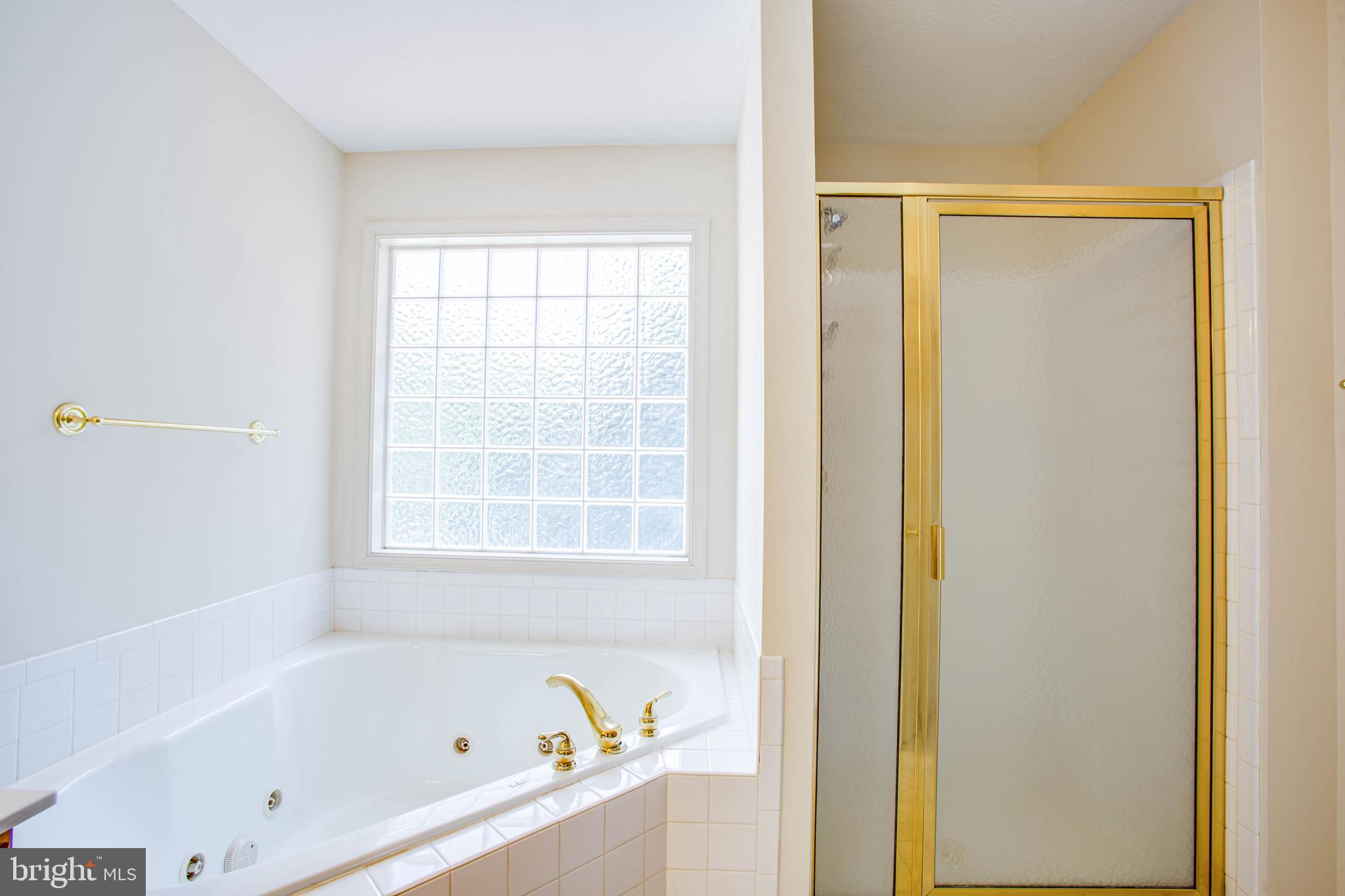 ROYAL OAKS - Residential