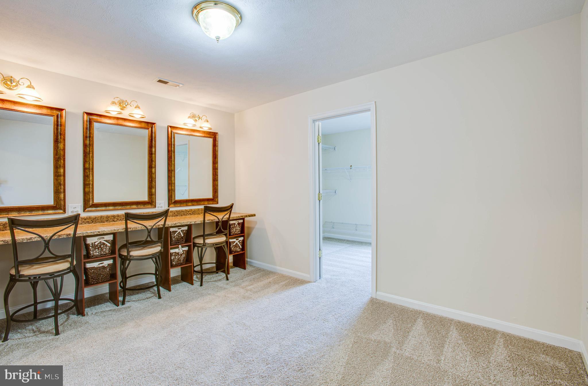 ROYAL OAKS - Residential