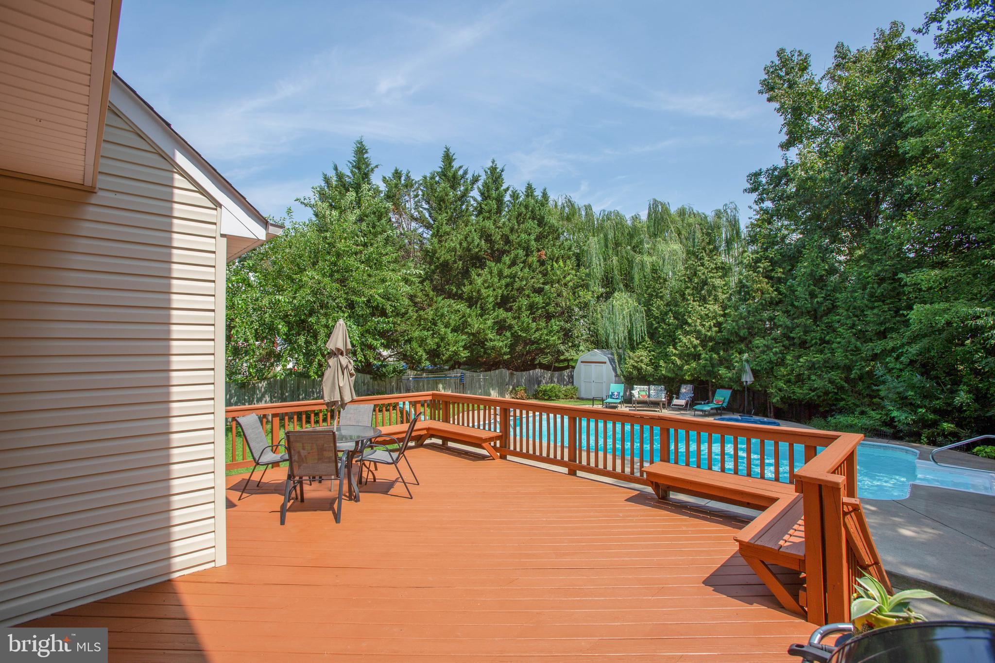 ROYAL OAKS - Residential