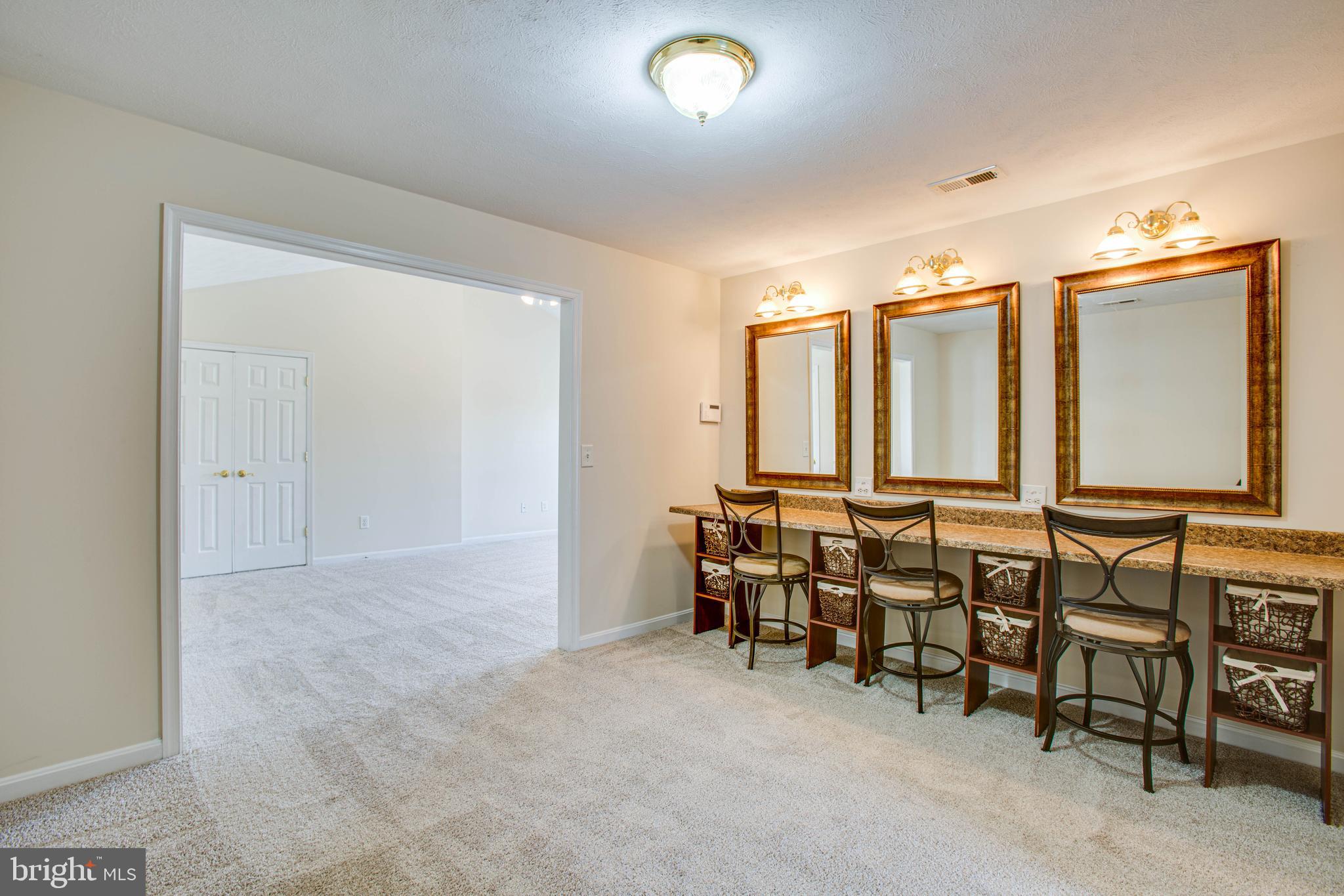 ROYAL OAKS - Residential