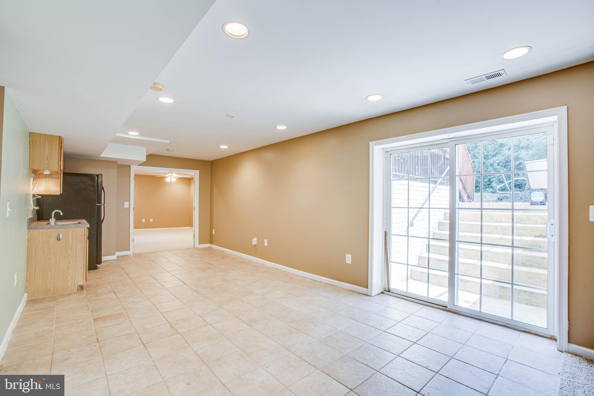 ROYAL OAKS - Residential