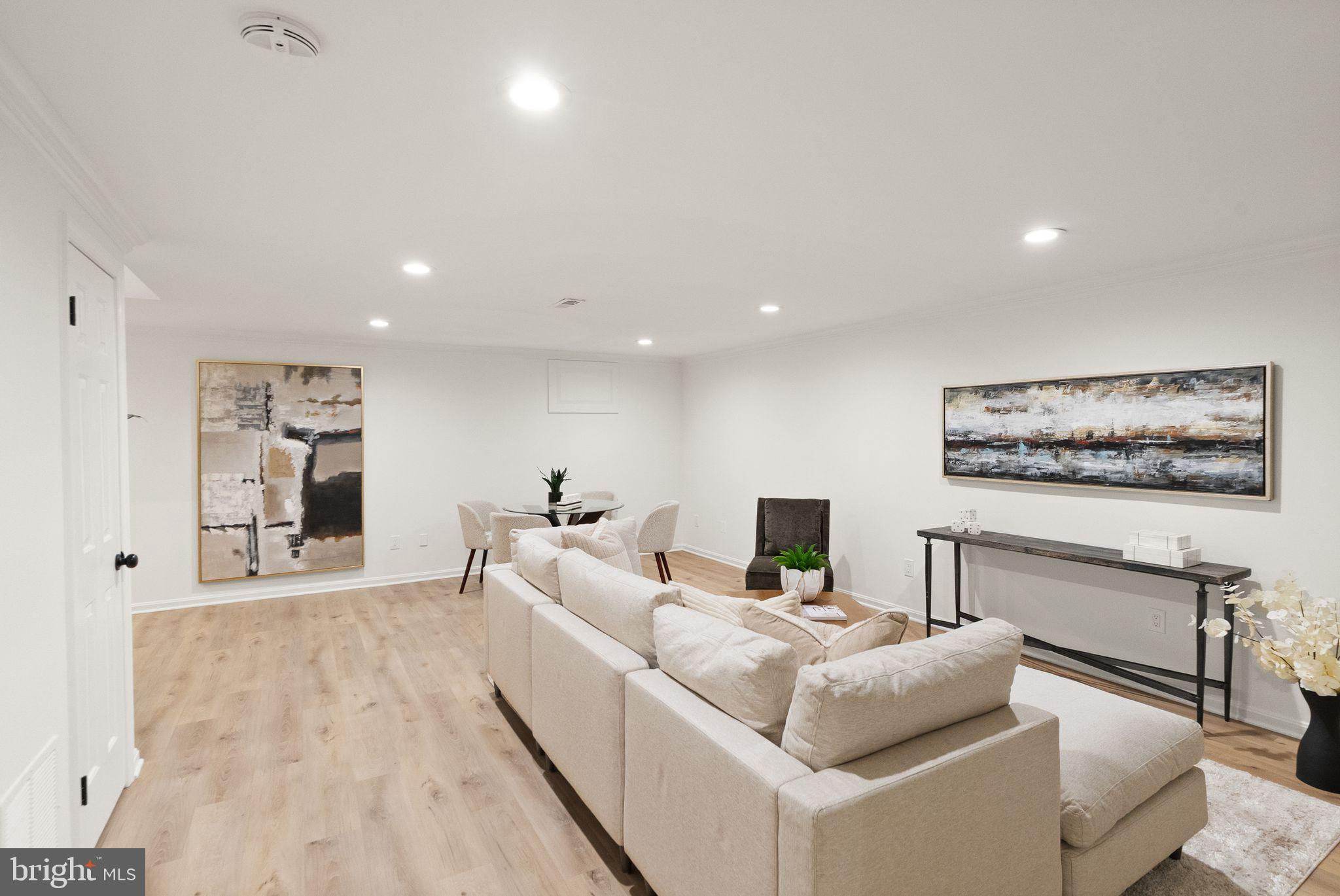 MADISON OF MCLEAN - Residential