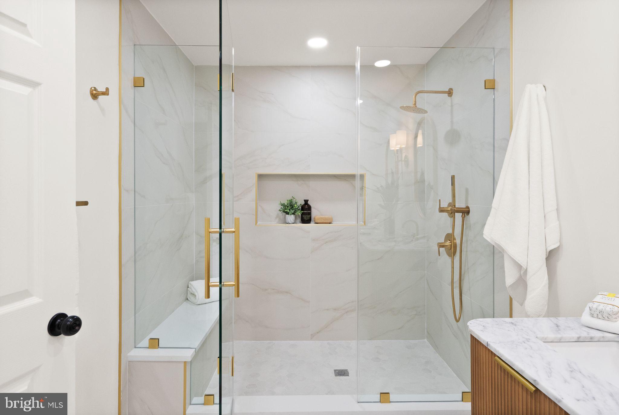 MADISON OF MCLEAN - Residential