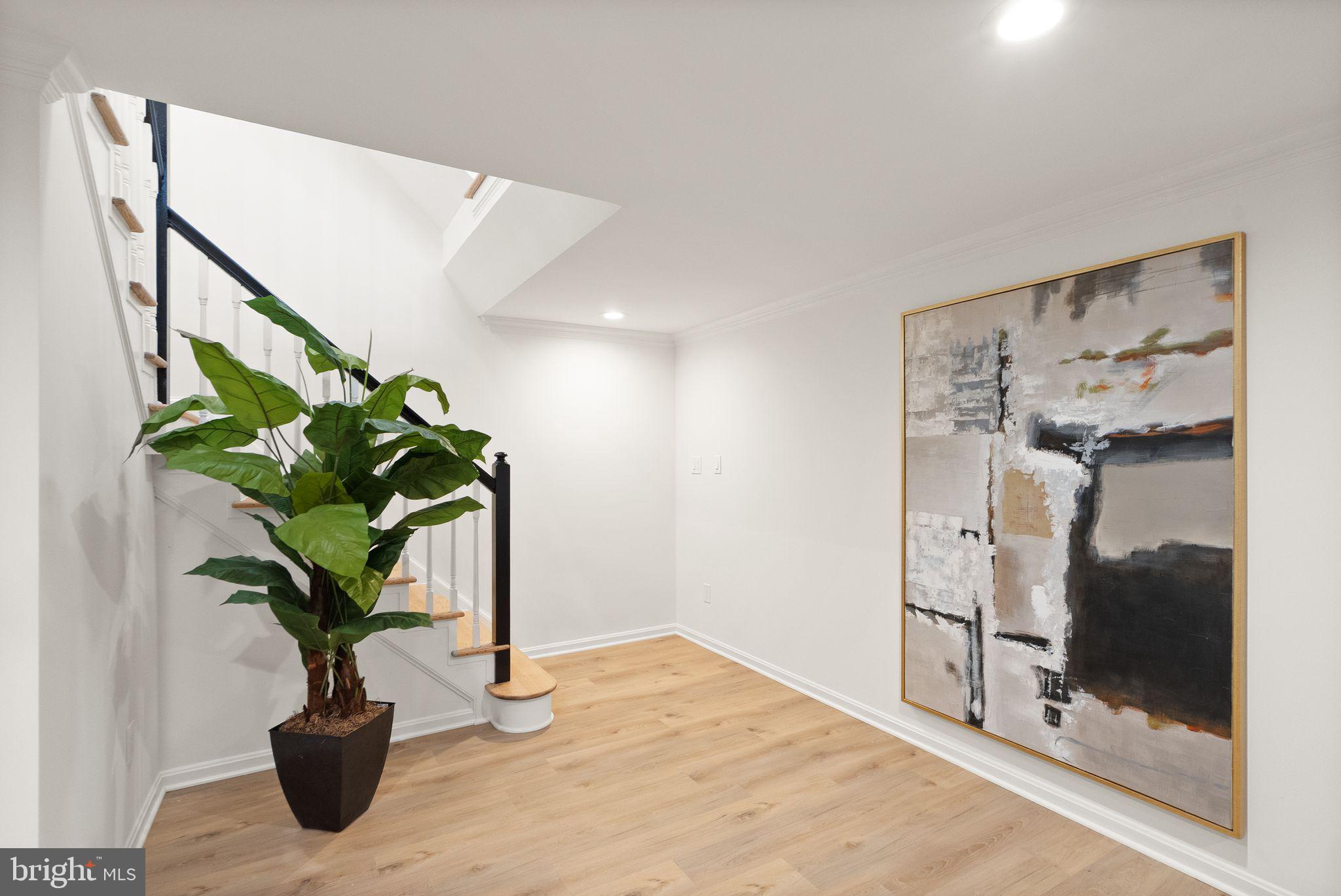 MADISON OF MCLEAN - Residential