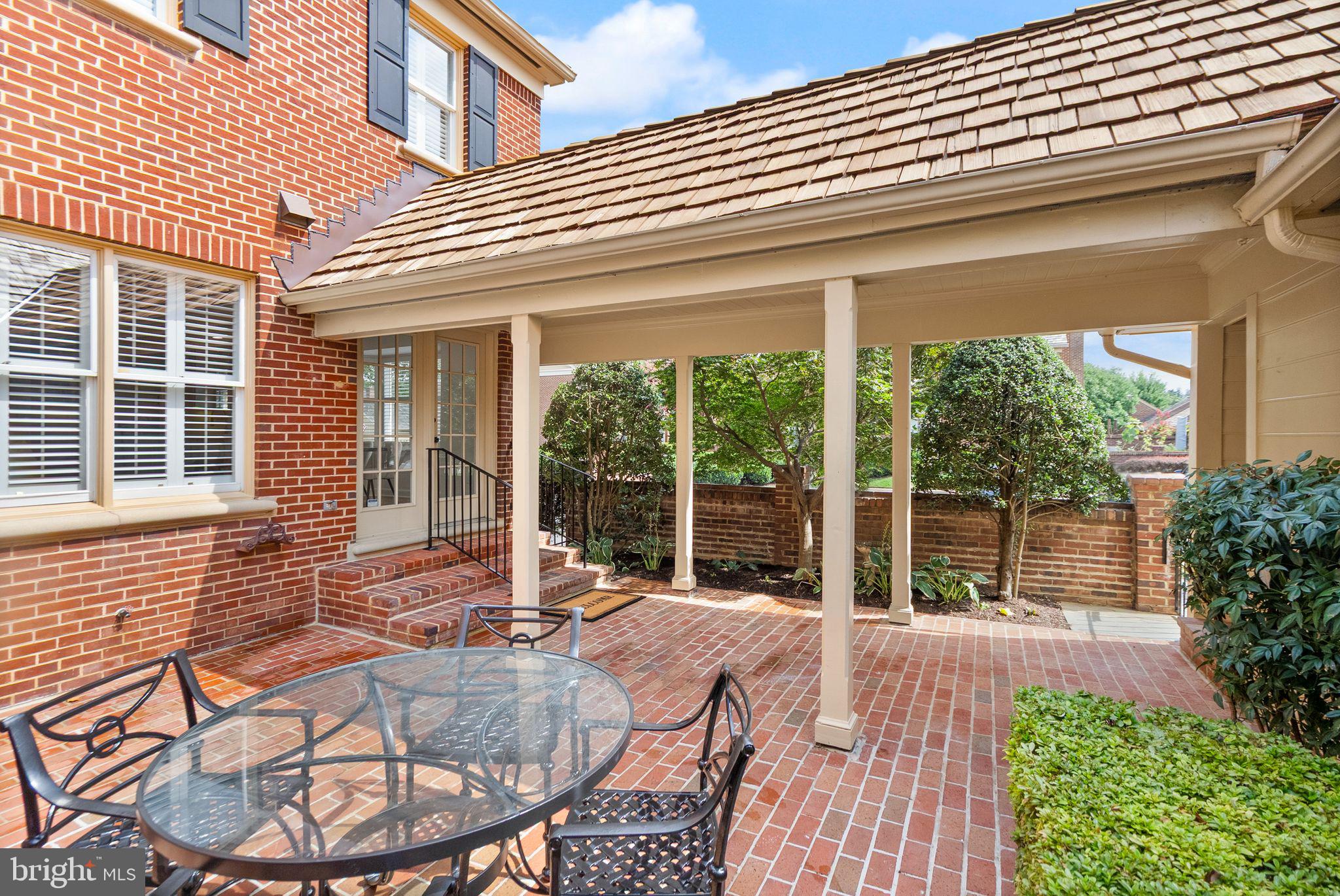 MADISON OF MCLEAN - Residential