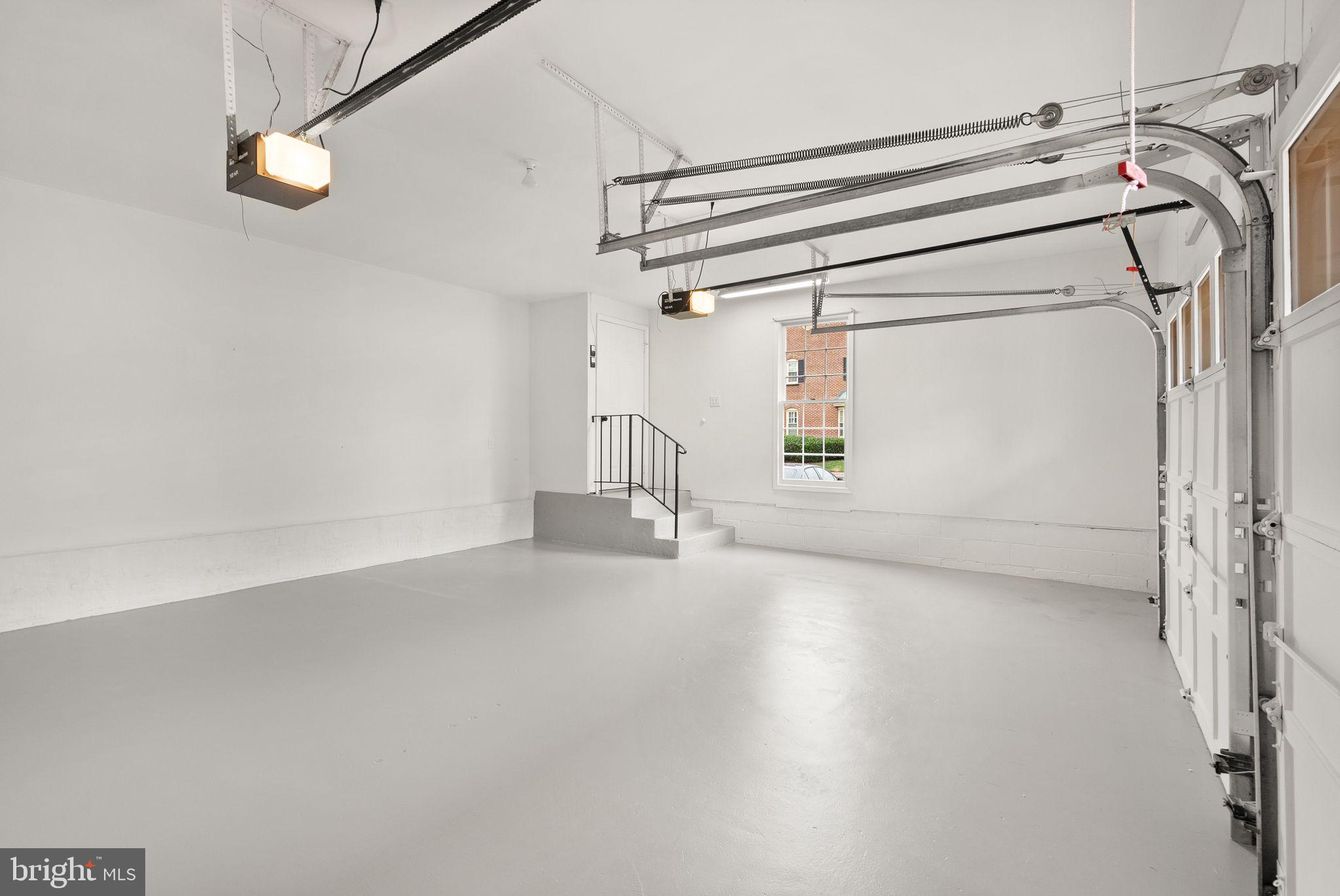 MADISON OF MCLEAN - Residential