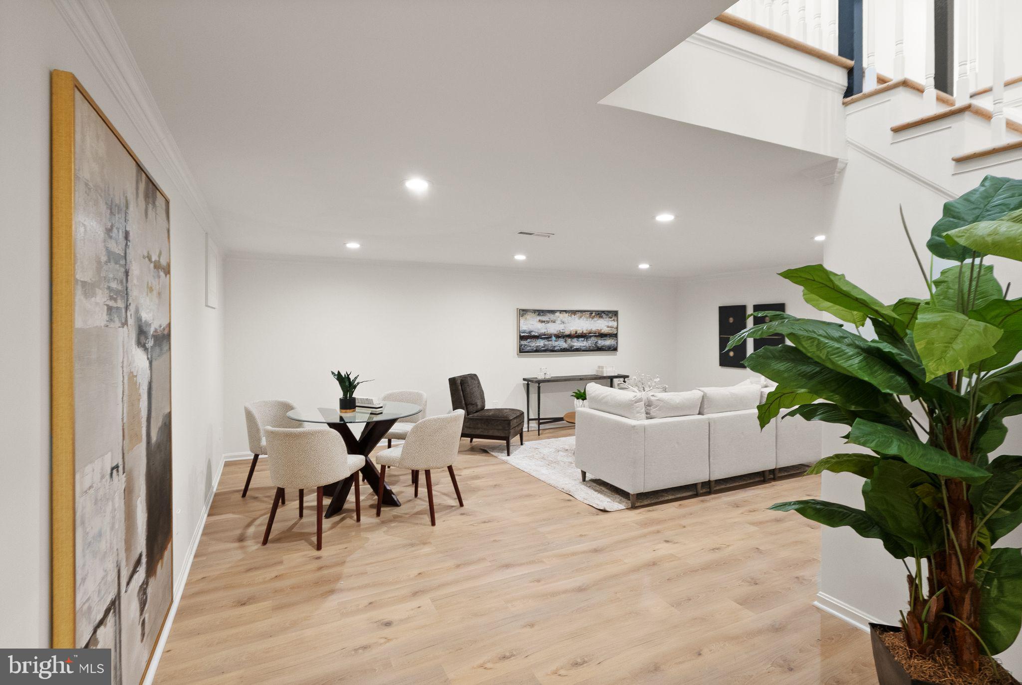 MADISON OF MCLEAN - Residential