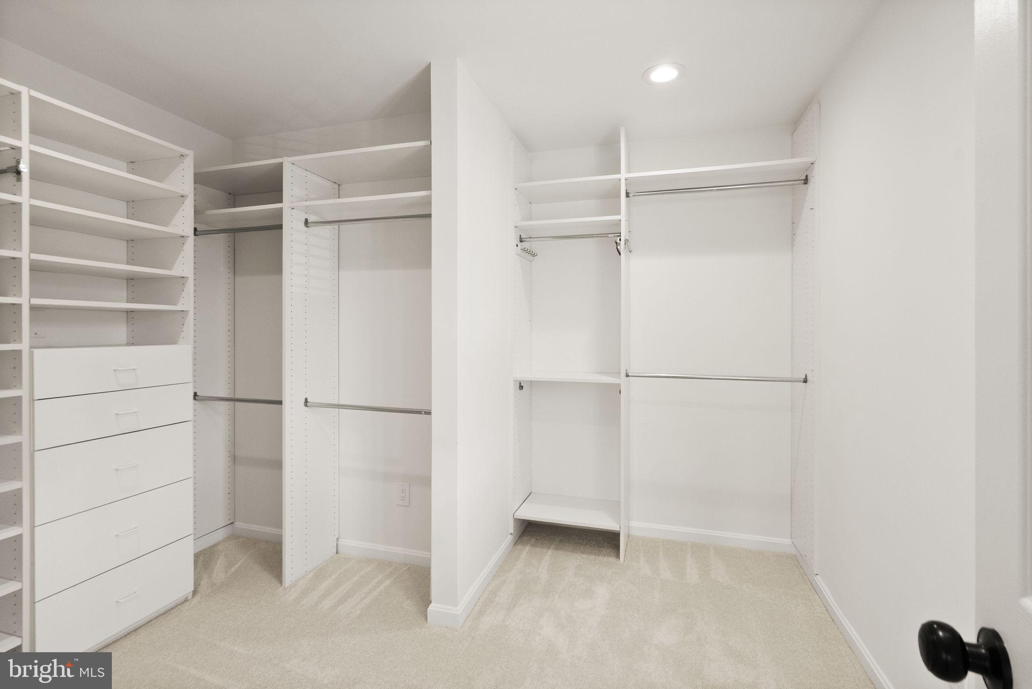 MADISON OF MCLEAN - Residential