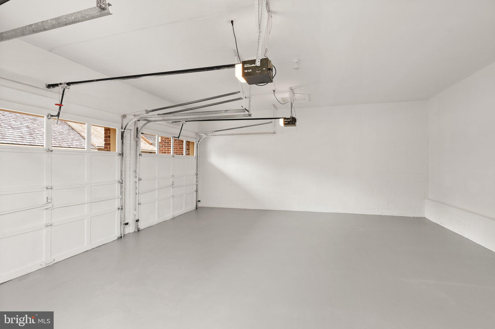 MADISON OF MCLEAN - Residential