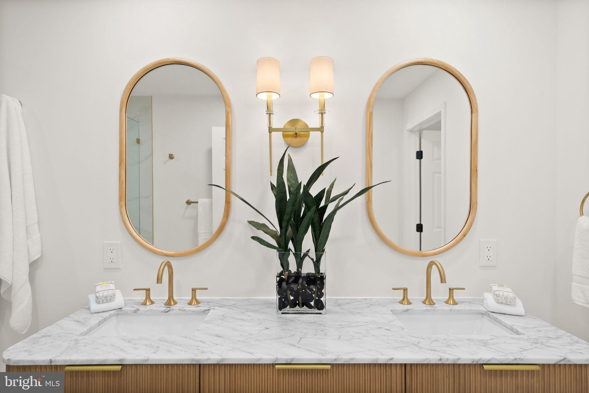 MADISON OF MCLEAN - Residential