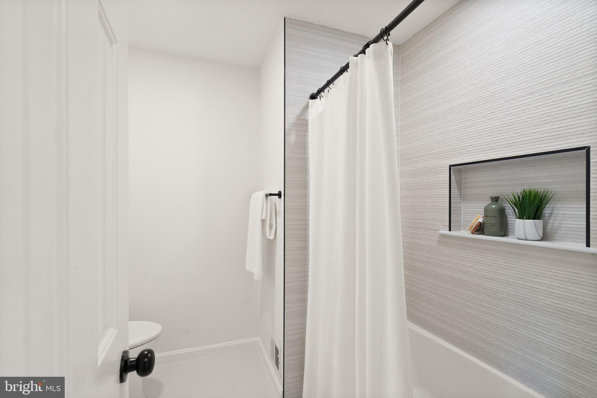 MADISON OF MCLEAN - Residential