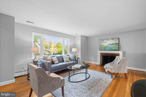 Photo of 2306 Barbour Road, FALLS CHURCH, VA 22043 (MLS # VAFX2298990)