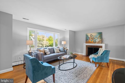 2306 BARBOUR ROAD FALLS CHURCH VA 22043