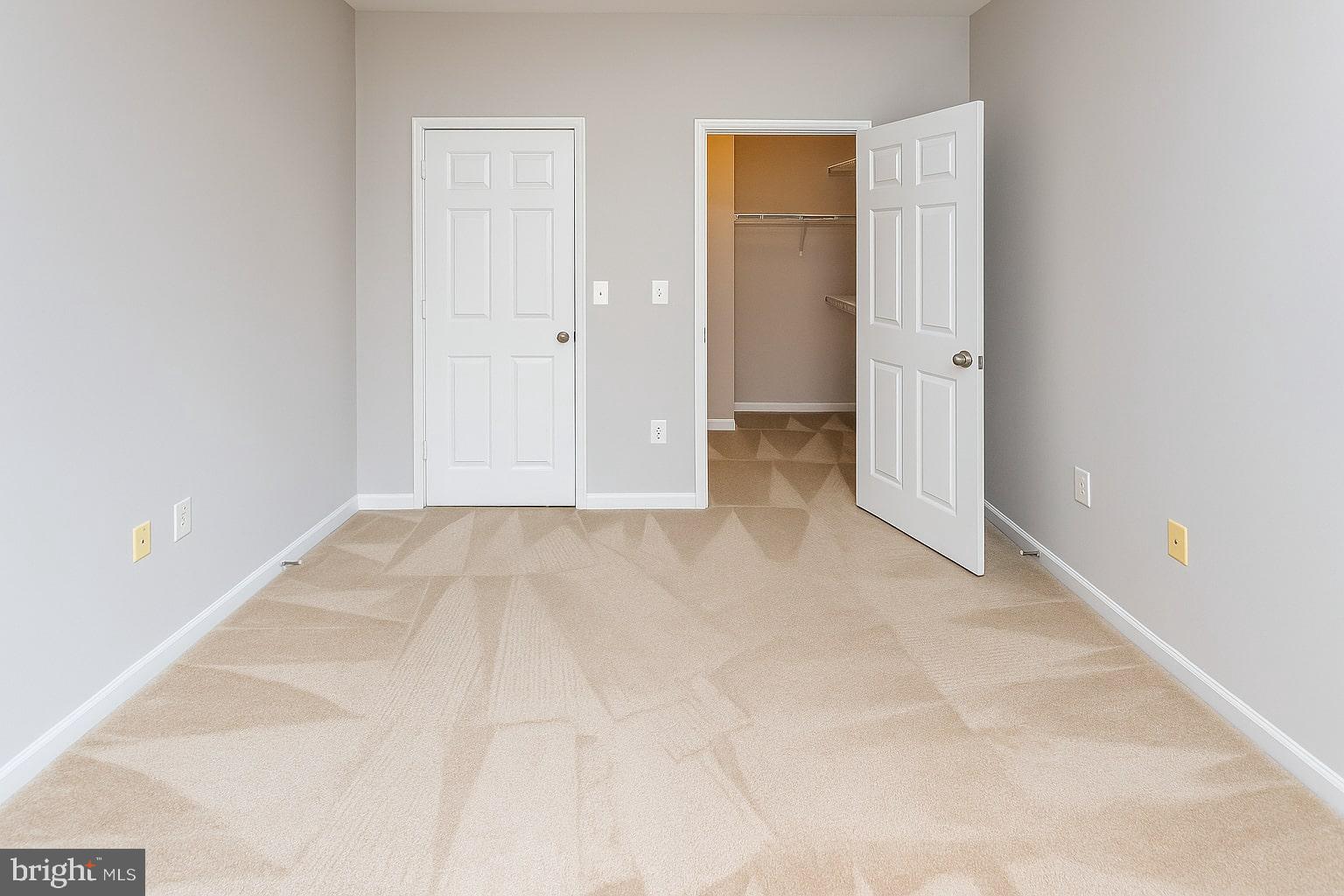 EXCHANGE AT VAN DORN - Residential Lease