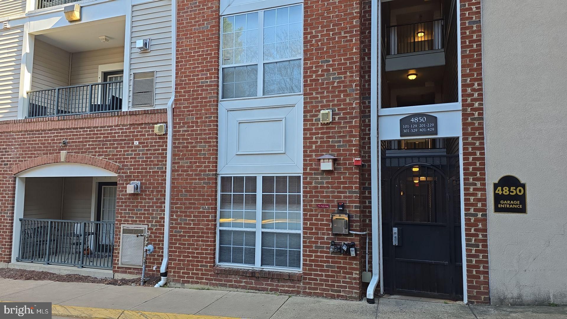 EXCHANGE AT VAN DORN - Residential Lease