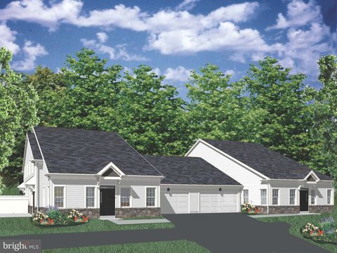 Homes For Sale - 21 Cedar Circle #11<br/> LEVITTOWN, PA 19055