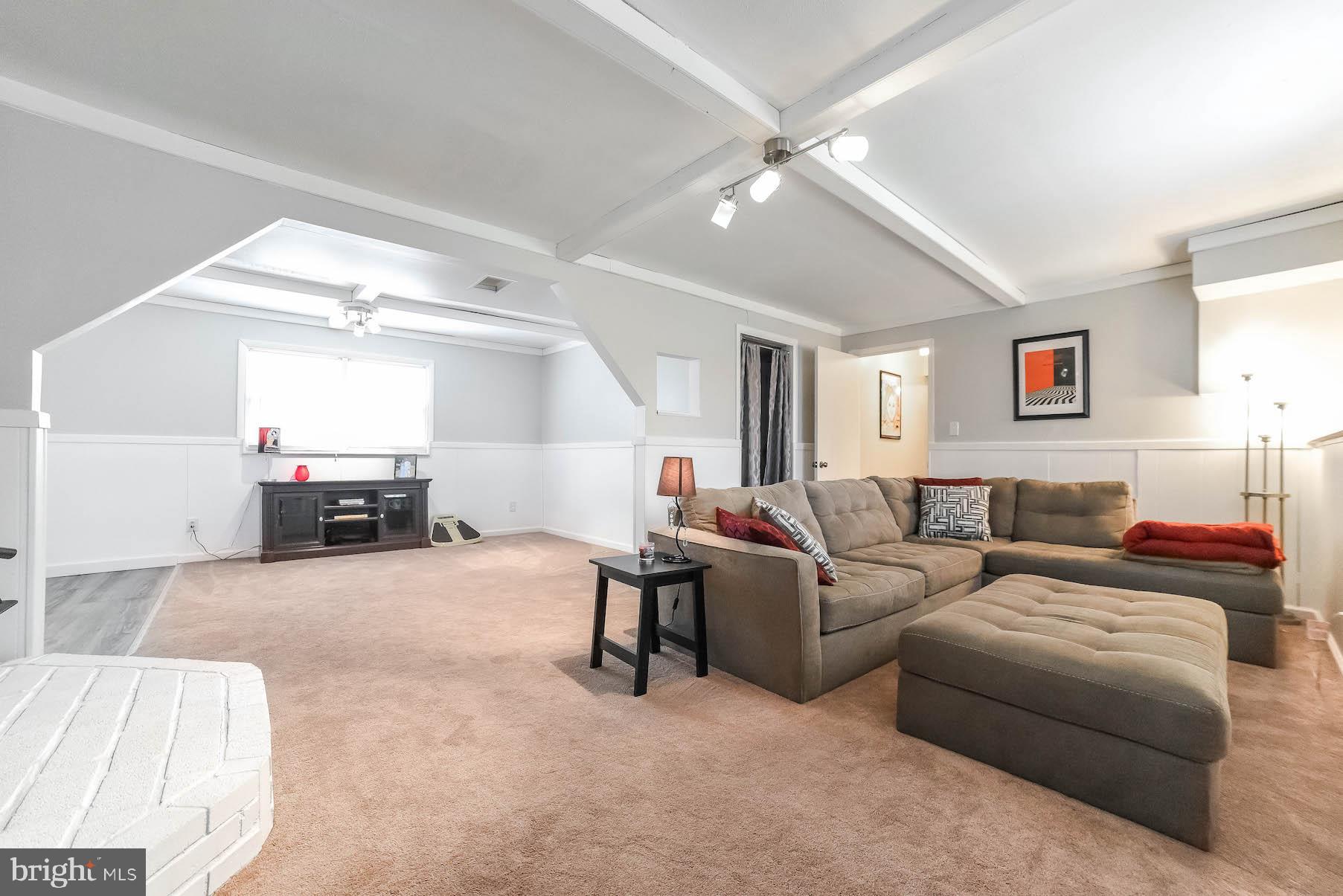 SPRING VALLEY - Residential