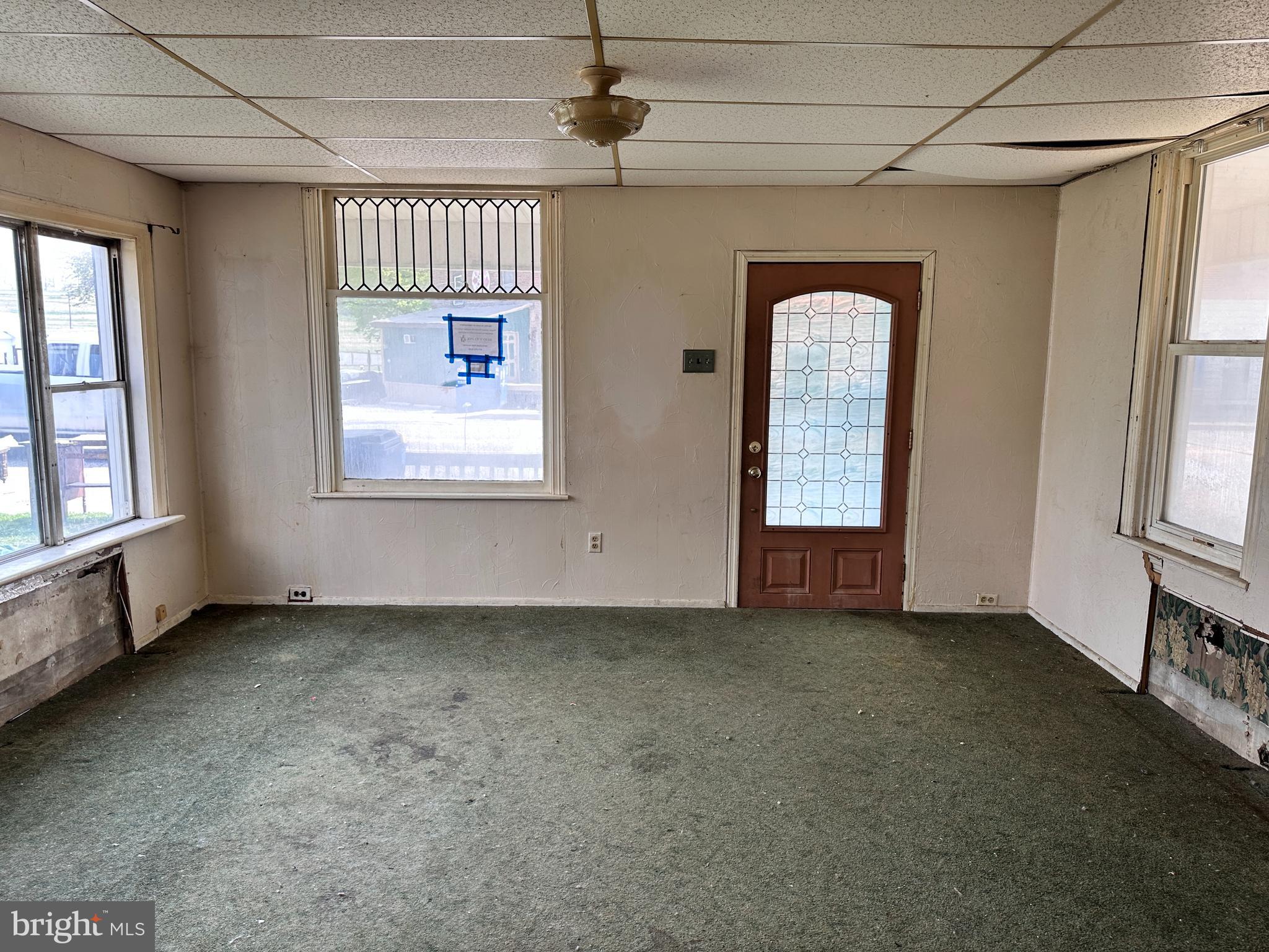 5247 LINCOLN HIGHWAY W