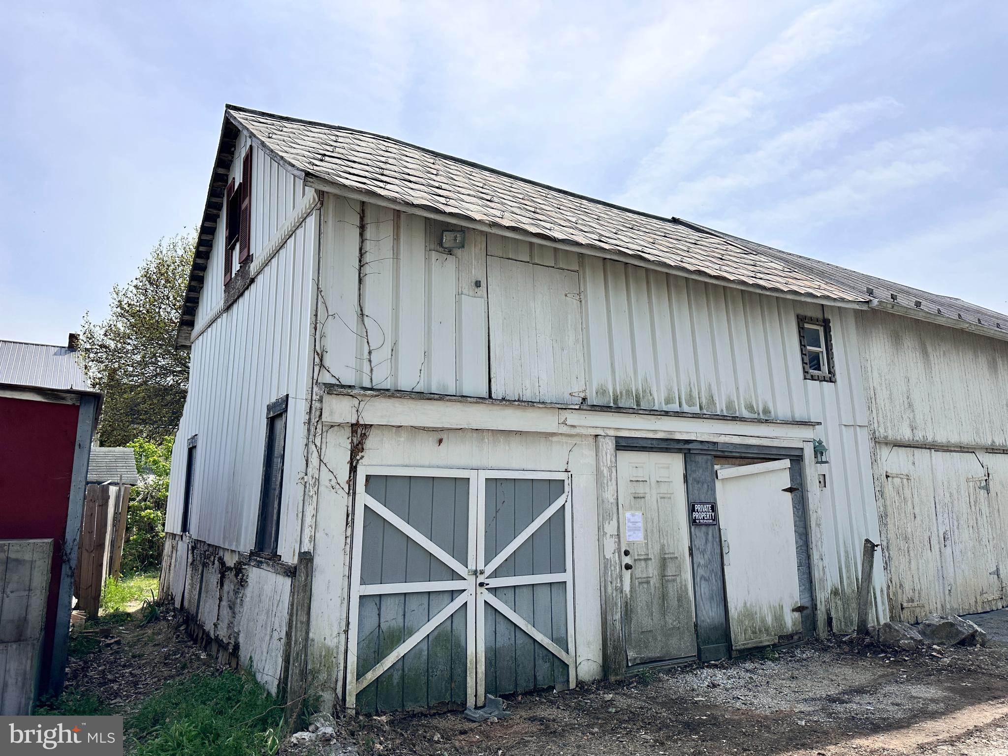 5247 LINCOLN HIGHWAY W