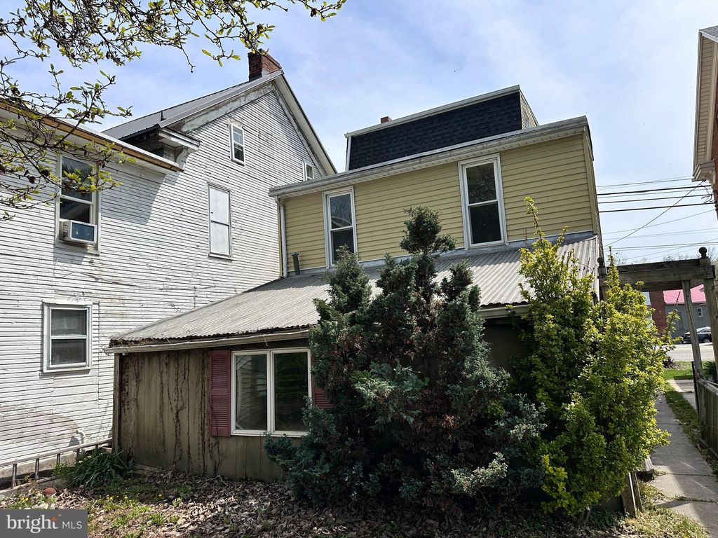 Photo of 5247 Lincoln Highway W, THOMASVILLE, PA 17364 (MLS # PAYK2082676)