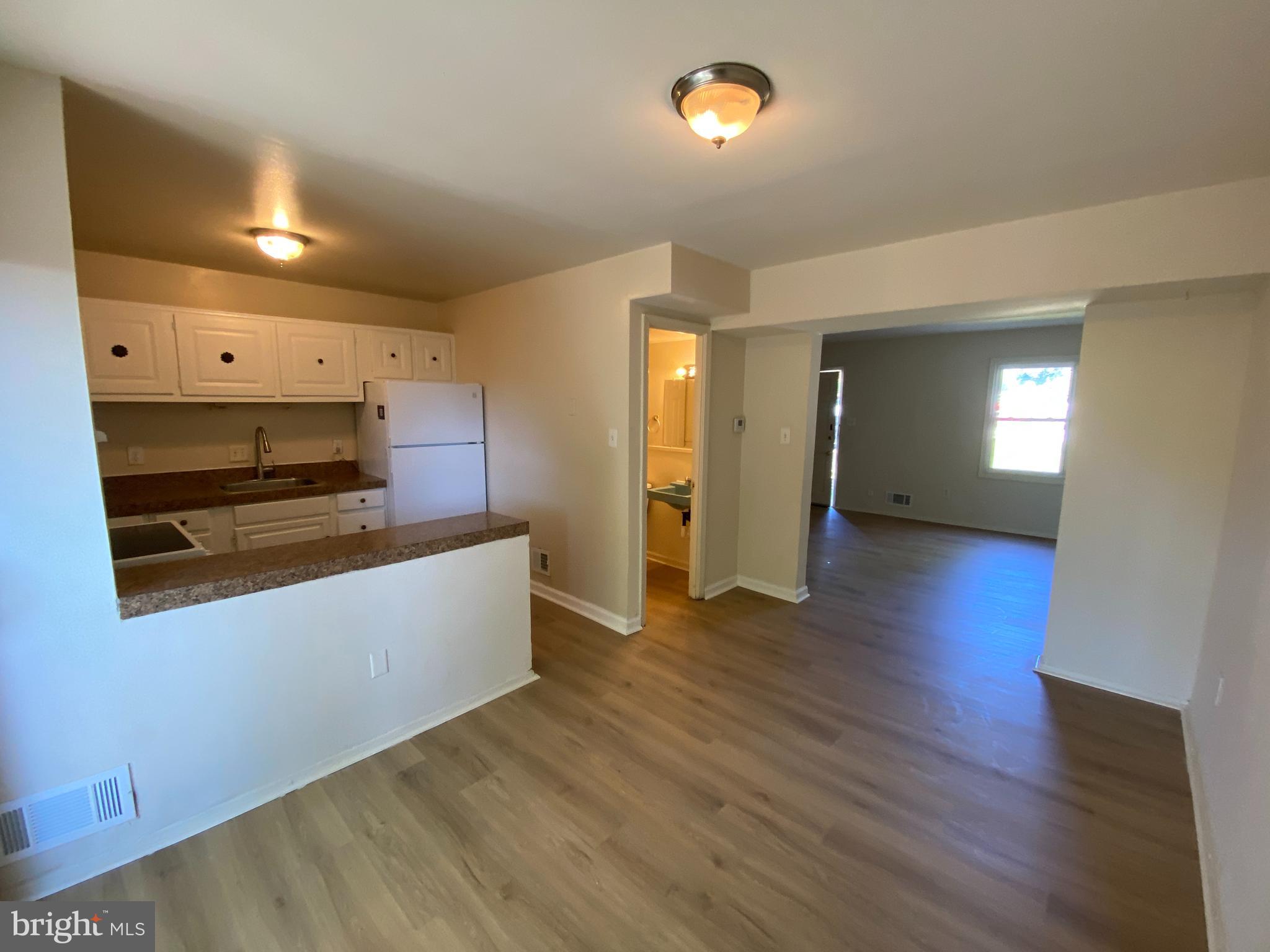 GEORGETOWN  VILLAGE - Residential Lease