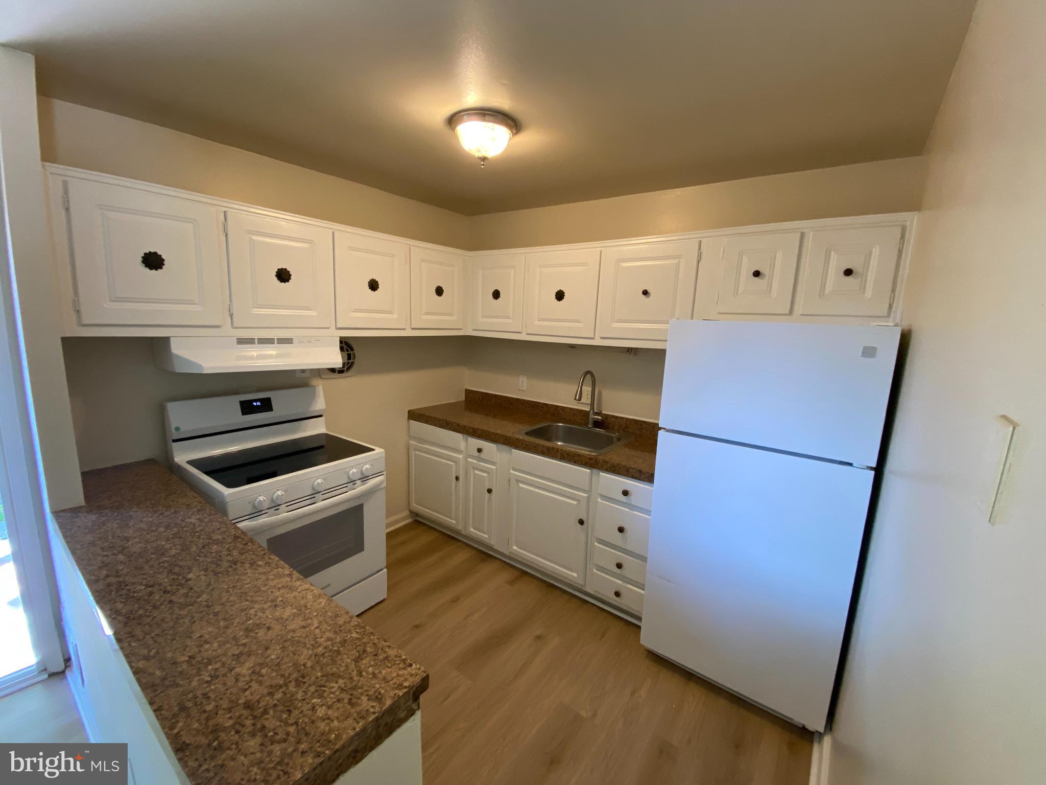 GEORGETOWN  VILLAGE - Residential Lease