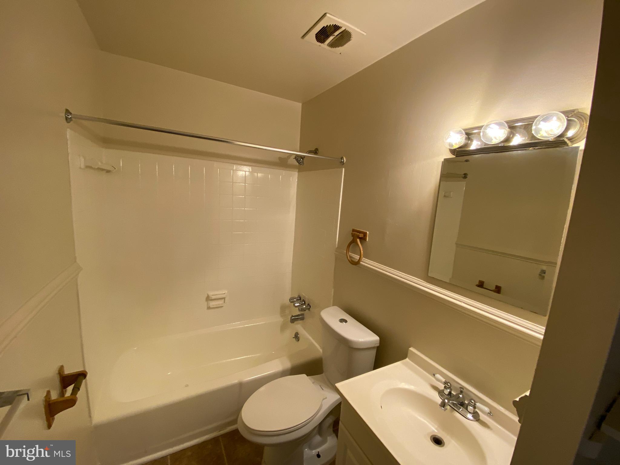 GEORGETOWN  VILLAGE - Residential Lease