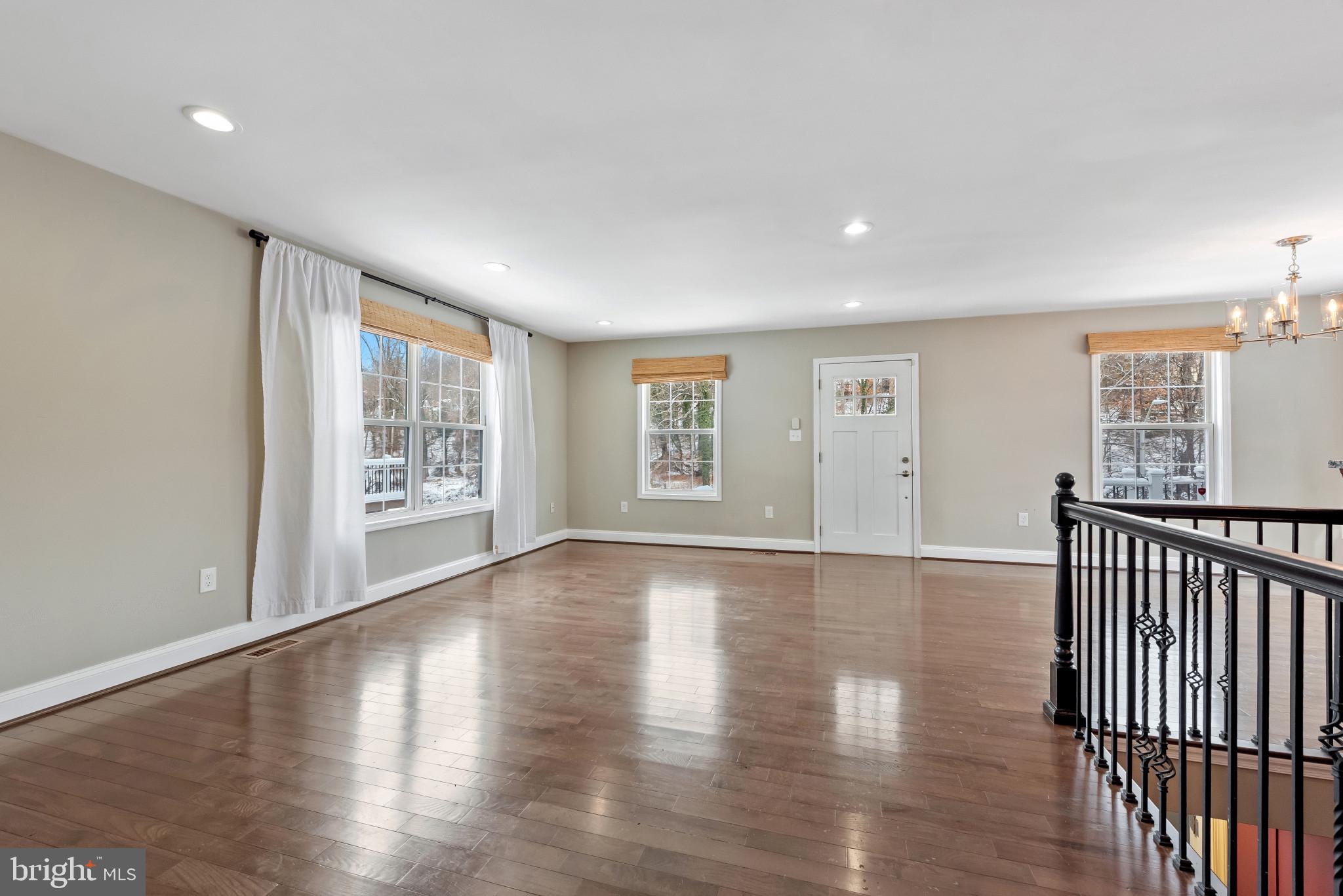 MOUNT WASHINGTON - Residential