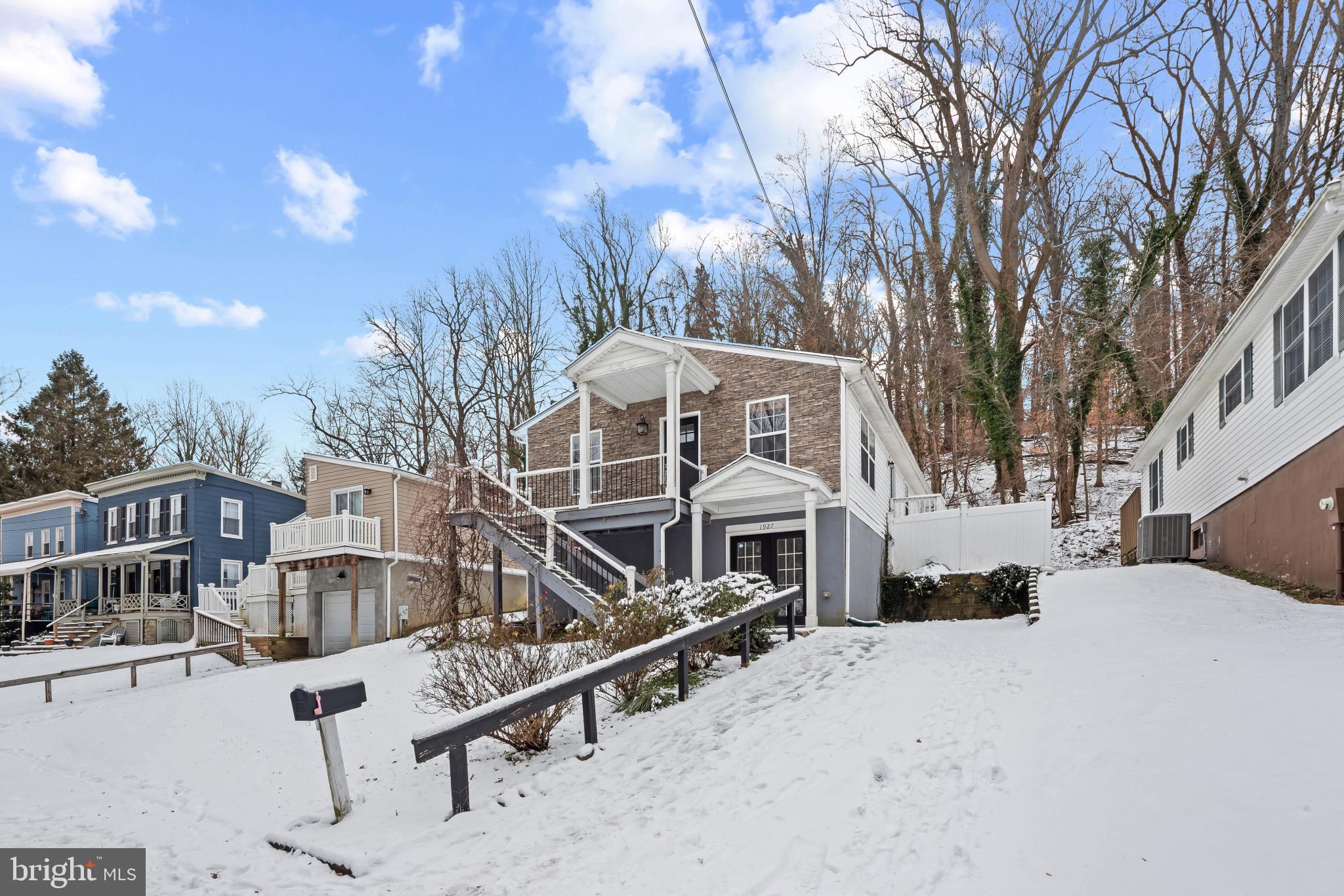 MOUNT WASHINGTON - Residential