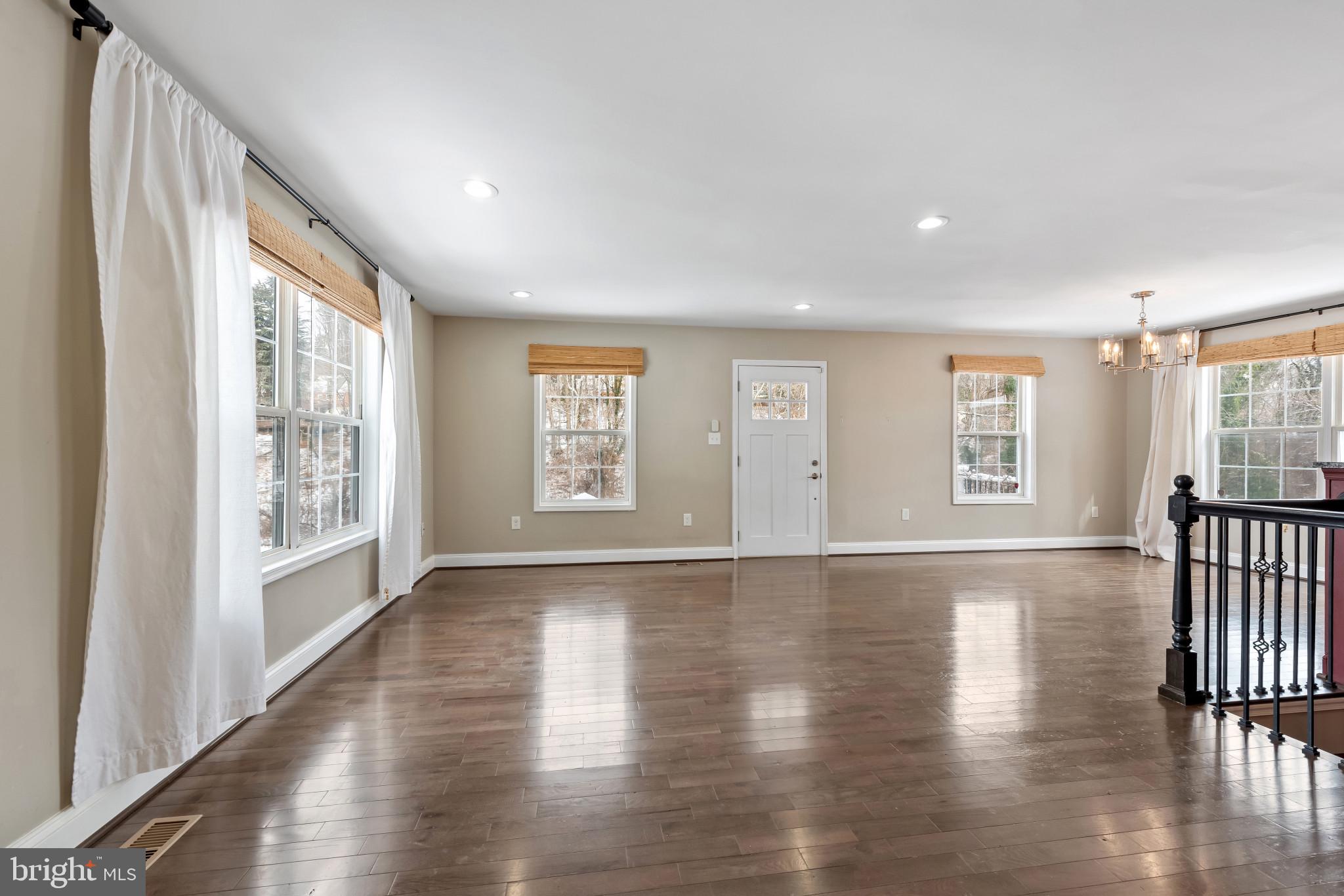 MOUNT WASHINGTON - Residential