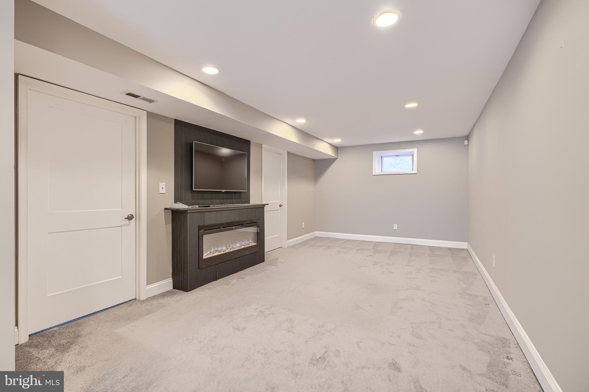 MOUNT WASHINGTON - Residential