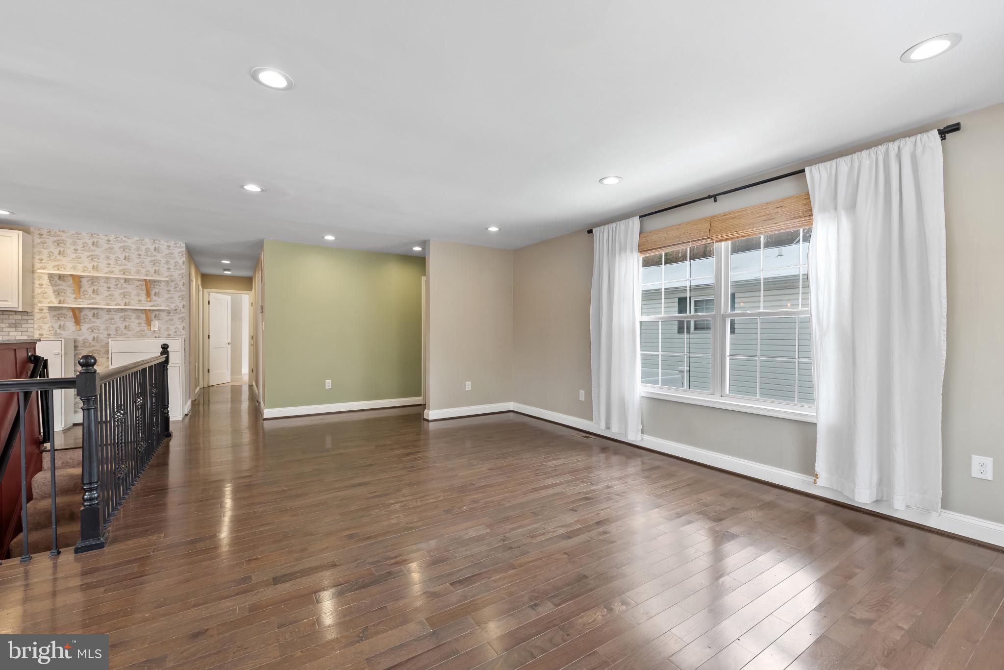 MOUNT WASHINGTON - Residential