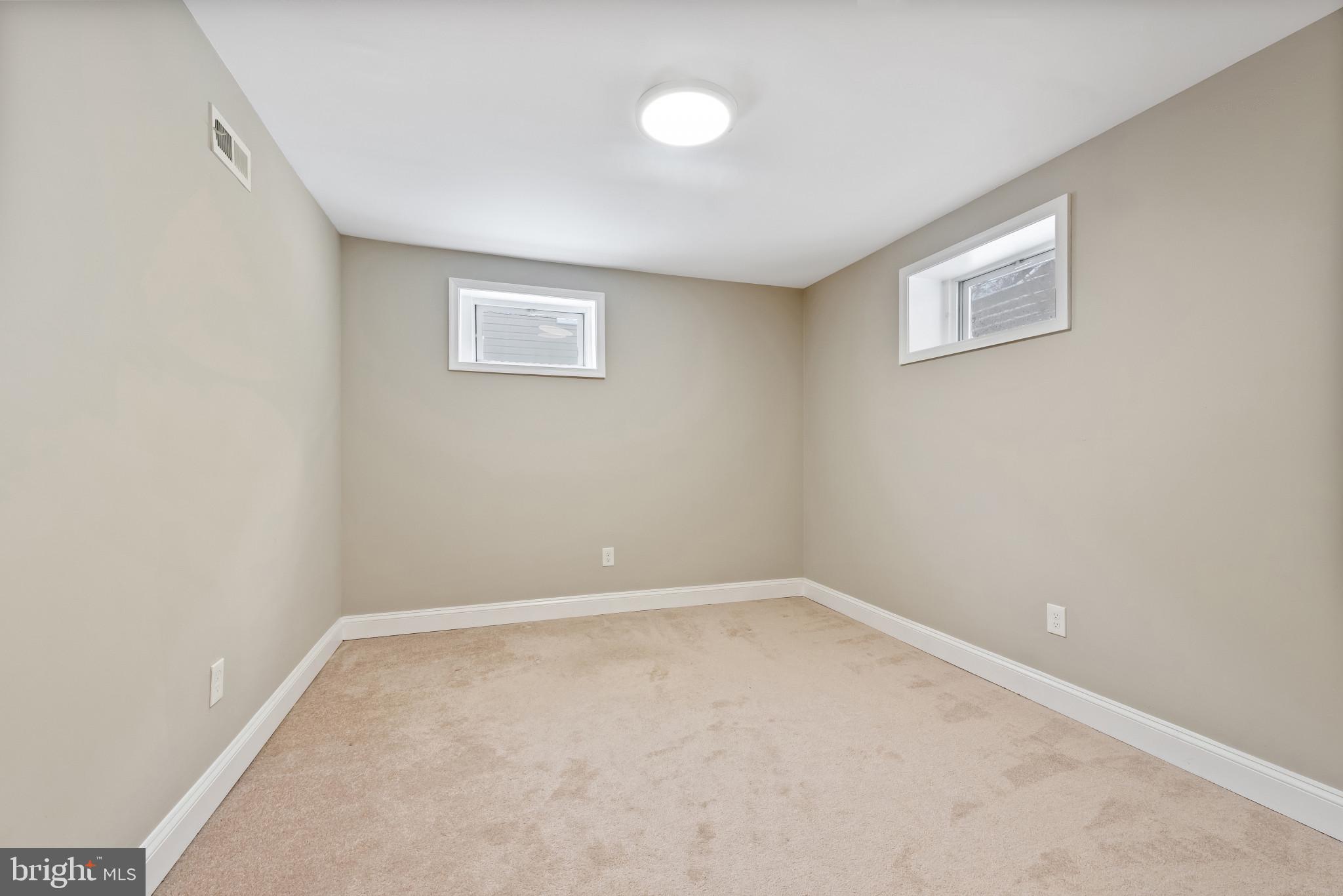 MOUNT WASHINGTON - Residential