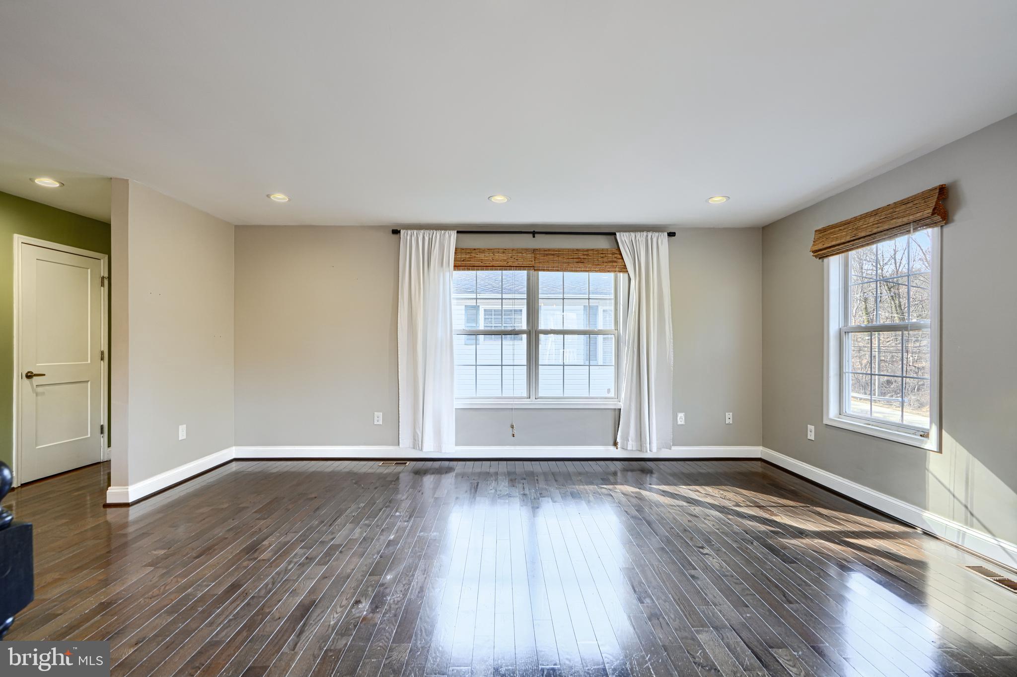 MOUNT WASHINGTON - Residential